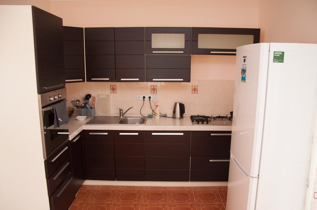 A Pousada Almaty Backpackers Exterior foto