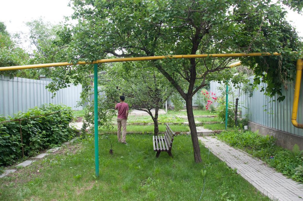 A Pousada Almaty Backpackers Exterior foto