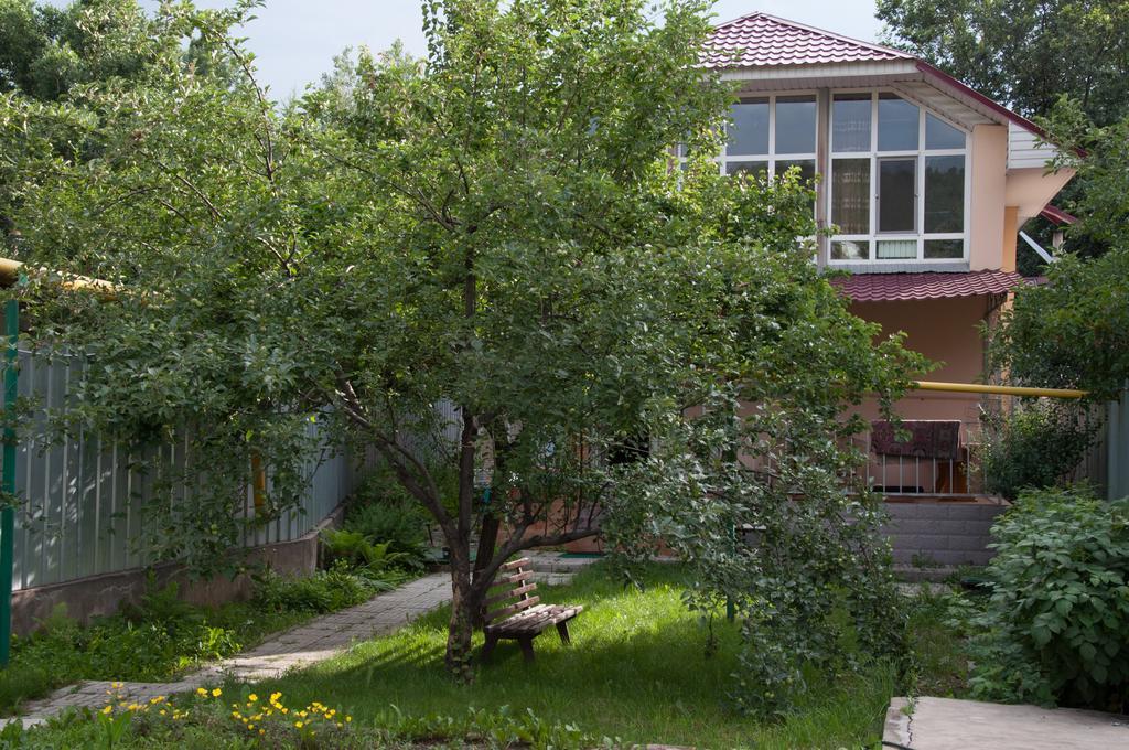 A Pousada Almaty Backpackers Exterior foto